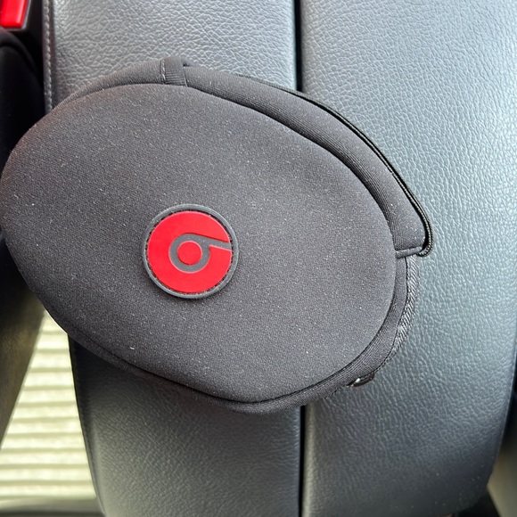 Wired Light Blue Beats !